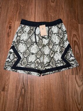 Jordan Sport Dri-FIT Mesh Diamond Shorts HF9907-133 Mens Size M Cream Black NWT